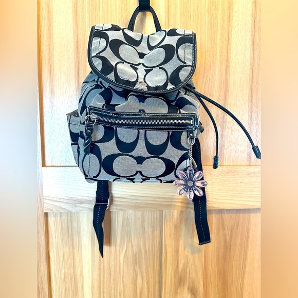 Coach Kyra Daisy Signature C Backpack - Picture 2 of 13